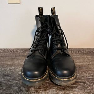 Dr. Martens Boots 1460 (Black, Like New)